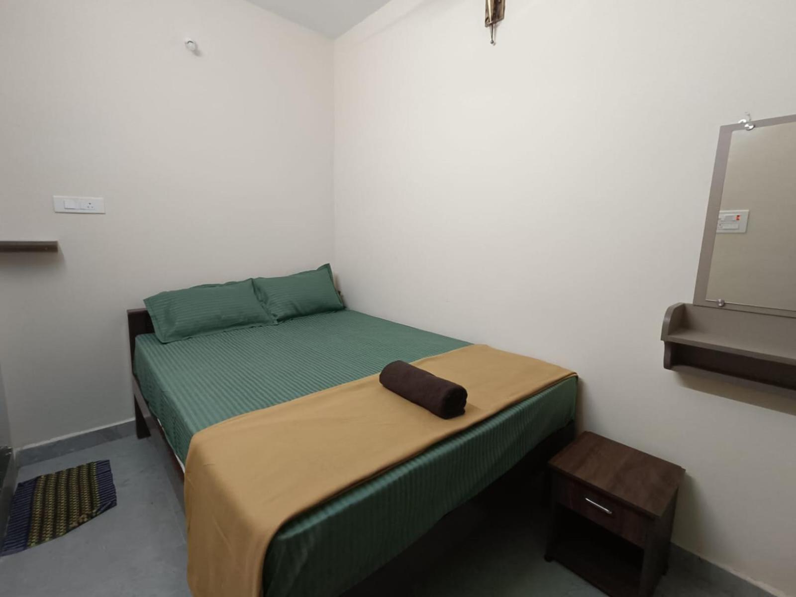 Omkara - The Fives Guest House Tiruvannāmalai 외부 사진